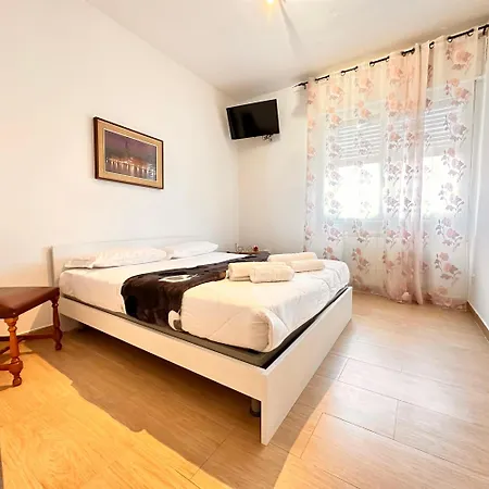 Casa Luna * Μέστρε